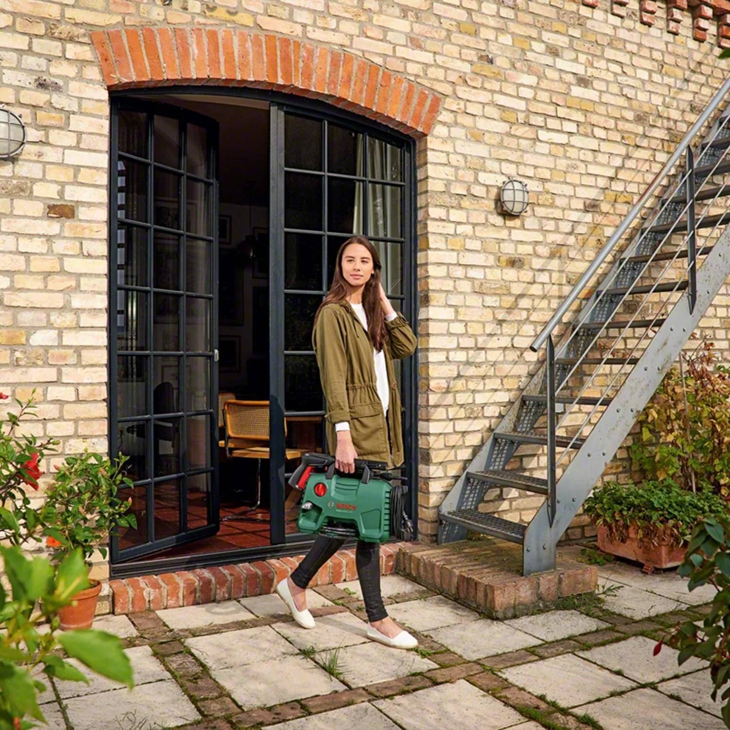 Bosch Easy Aquatak 120 Basınçlı Yıkama Makinesi