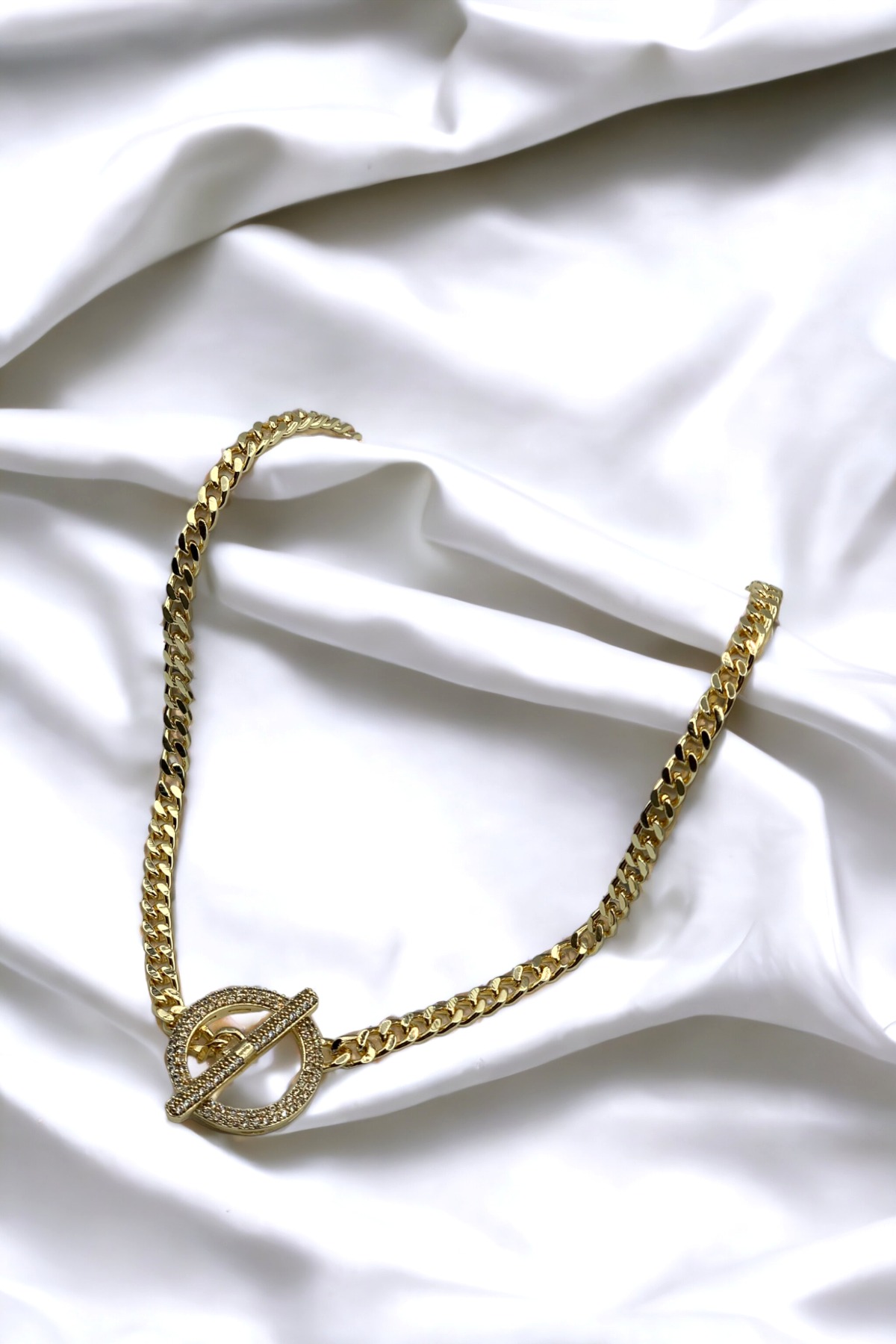 Kadın Gold Halka Zirkon Taşlı Geçirmeli Ot Dümen Kilit Kolye 007