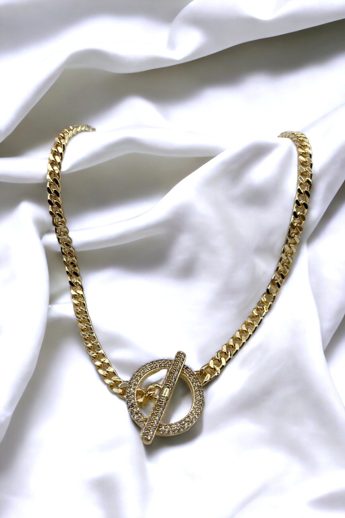 Kadın Gold Halka Zirkon Taşlı Geçirmeli Ot Dümen Kilit Kolye 007