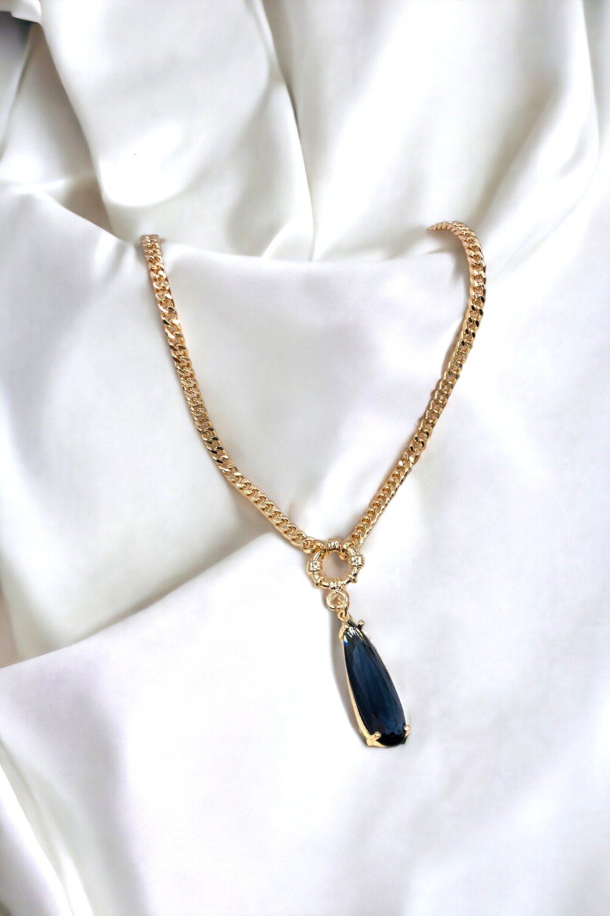 Kadın Gold Özel Kesim Gece Mavisi Su Damlası Kolye