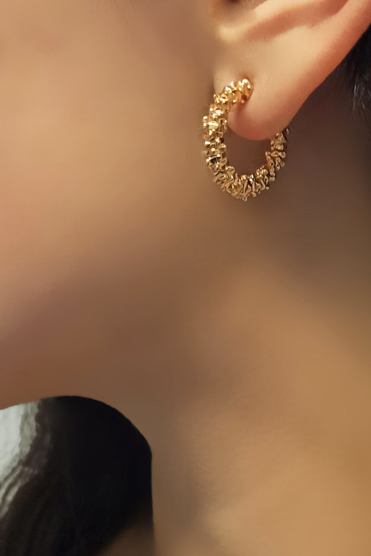 Kadın Gold Renkli Küçük Dorika Sarmal Şık Küpe