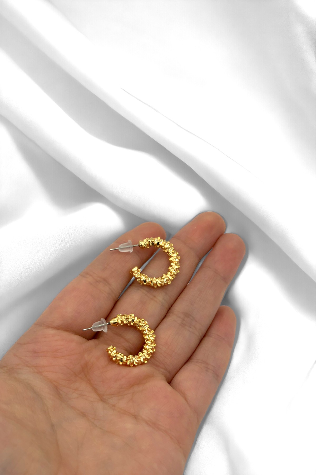 Kadın Gold Renkli Küçük Dorika Sarmal Şık Küpe