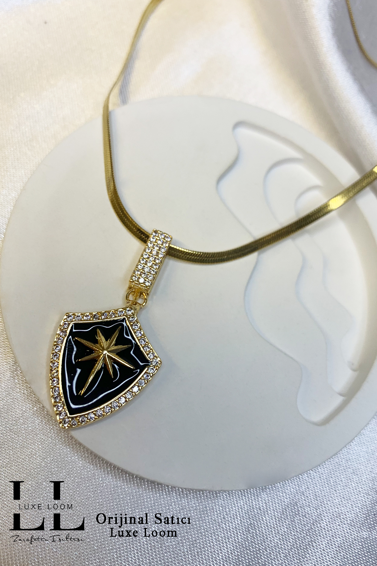 Kadın Gold Siyah Mineli İtalyan Ezme Küçük Kuzey Yıldızı Kolye 002