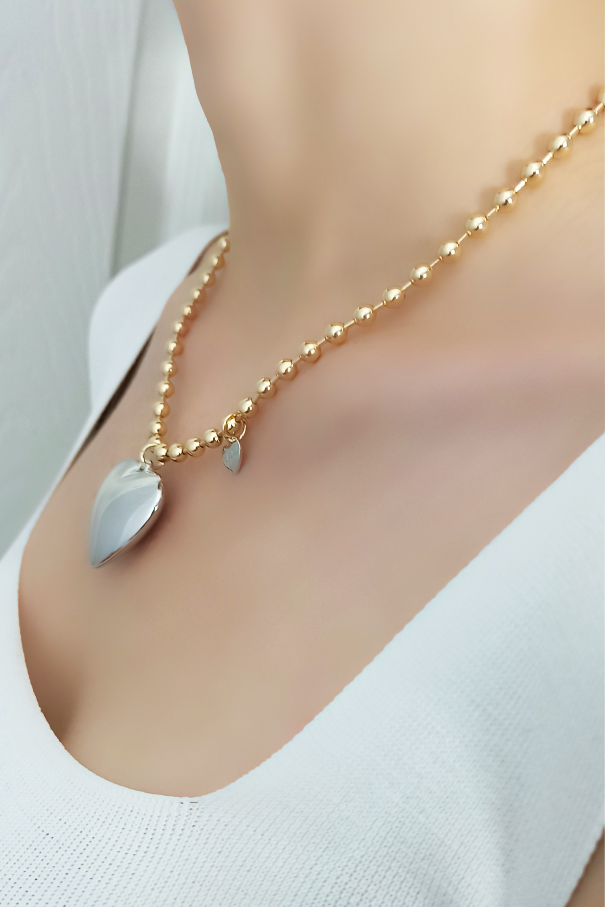 Kadın Gold Zincir Büyük Gümüş Renk Dolgun Kalp Yeni Tasarım Kolye