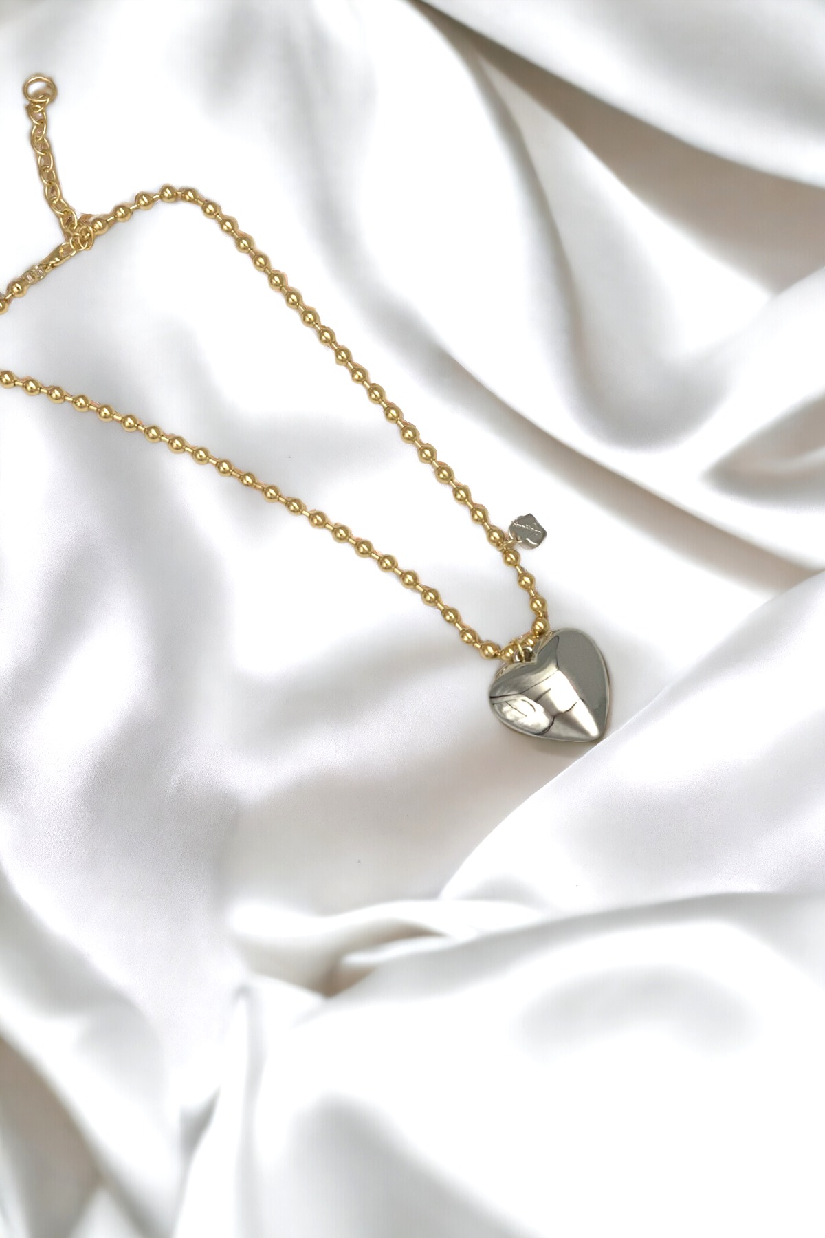 Kadın Gold Zincir Büyük Gümüş Renk Dolgun Kalp Yeni Tasarım Kolye