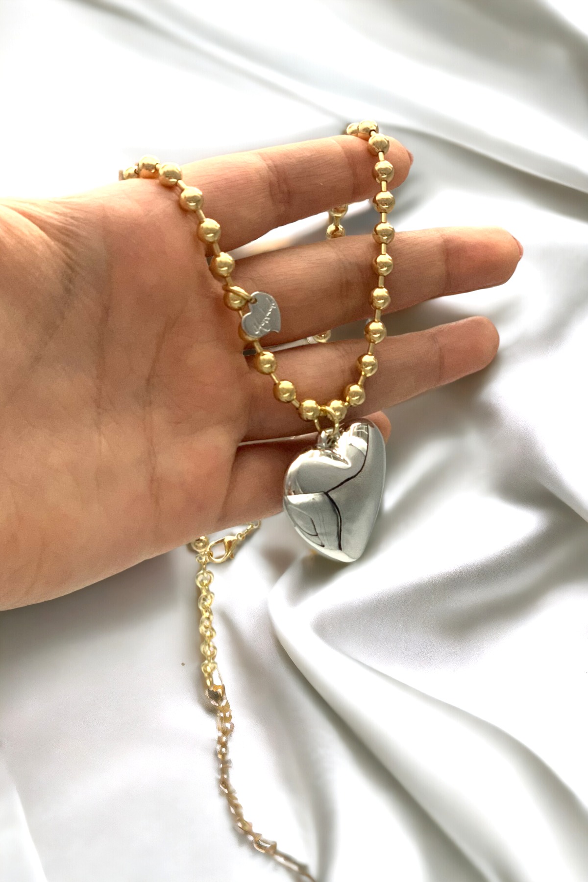 Kadın Gold Zincir Büyük Gümüş Renk Dolgun Kalp Yeni Tasarım Kolye