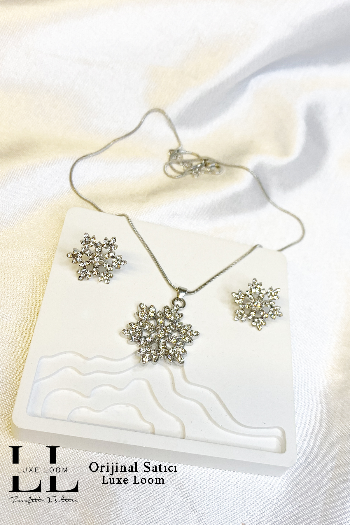 Kadın Gümüş Kararmayan Çelik Zirkon Taşlı Kar Tanesi Kolye Küpe Seti 001