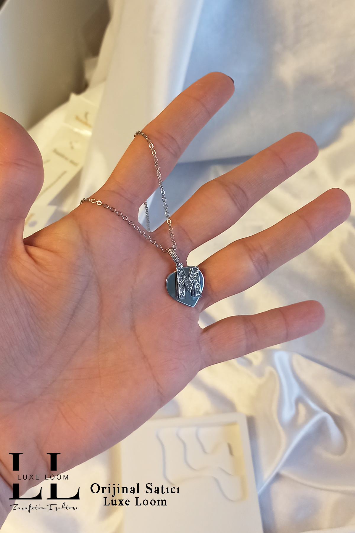 Kadın Kararmayan Çelik Gümüş Renk Zirkon Taşlı Kalp Üstüne M Harfli Çift Katman Kolye 006