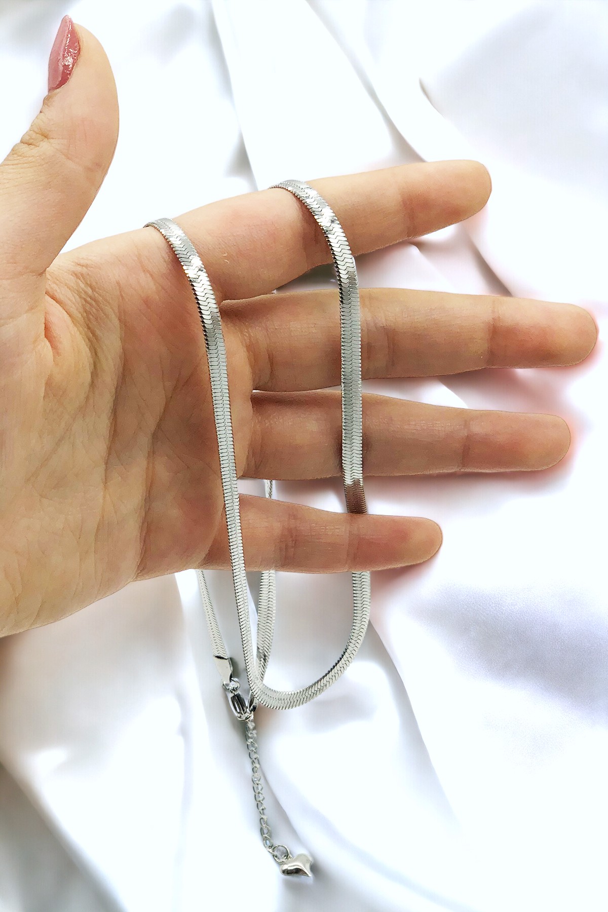 Kadın Kararmayan Gümüş Renkli İtalyan Ezme Küçük Kalpli 45+5 cm Şık Çelik Kolye