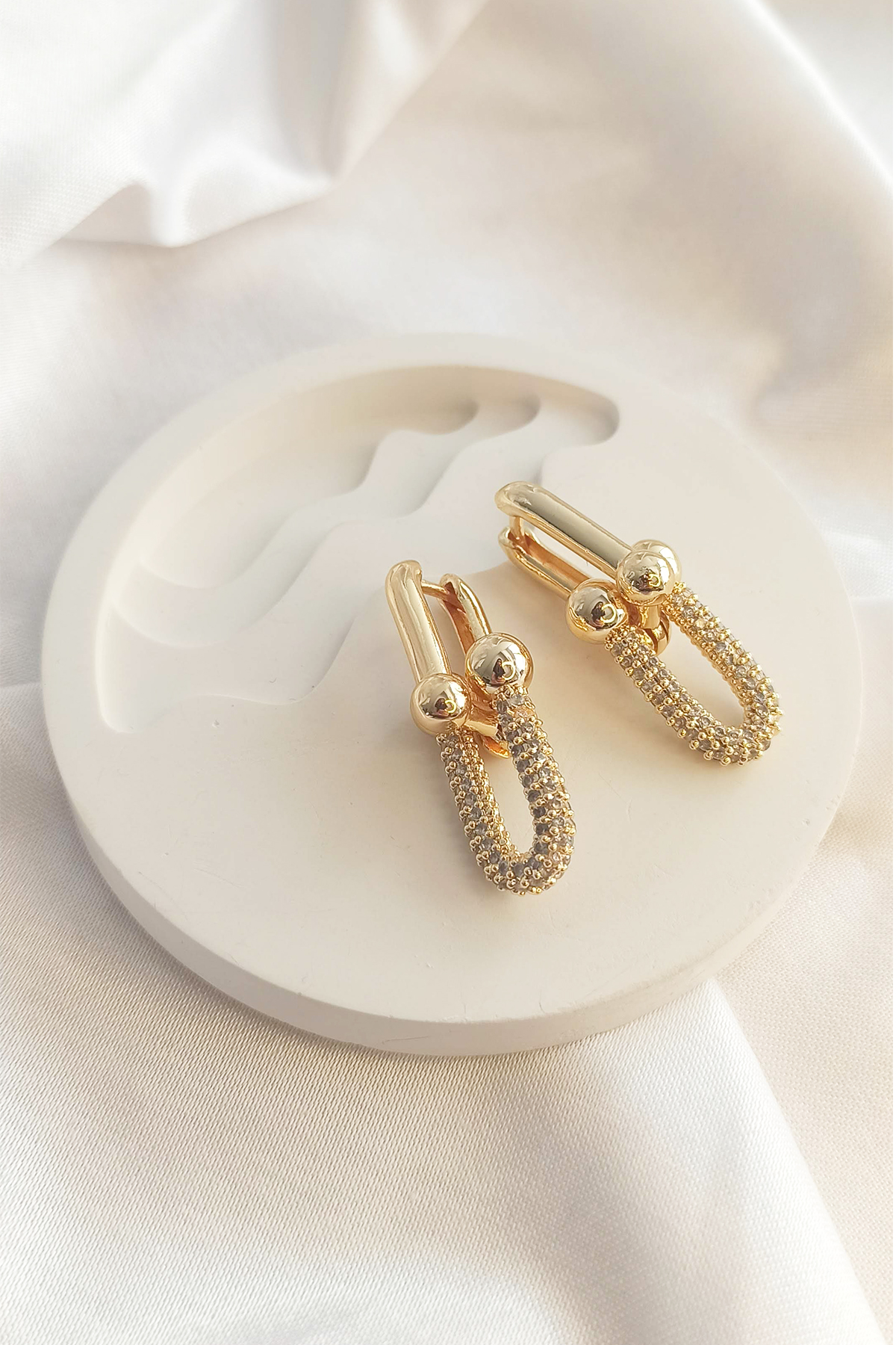 Kadın Zirkon Taşlı Gold Renk Ataş  Model Küpe 007