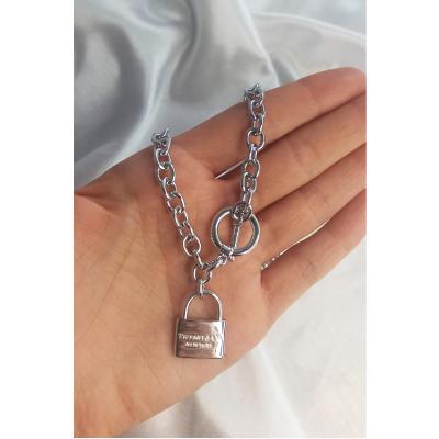 Kadın Tiffany & Co. Newyork Gümüş Renk Kilit Kolye