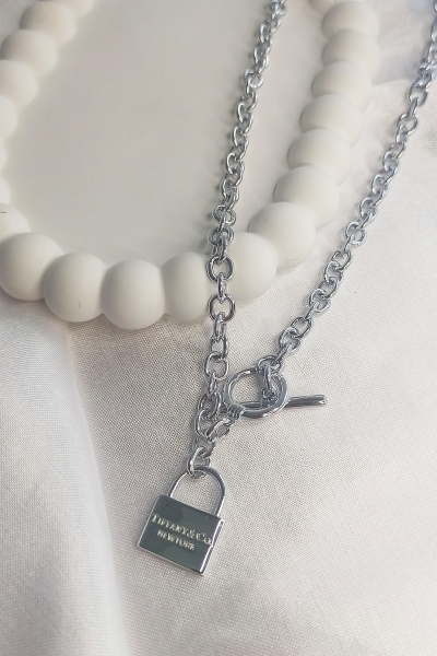 Kadın Tiffany & Co. Newyork Gümüş Renk Kilit Kolye